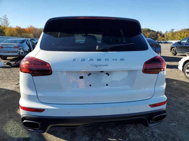 2016 PORSCHE CAYENNE - WP1AA2A24GLA05271