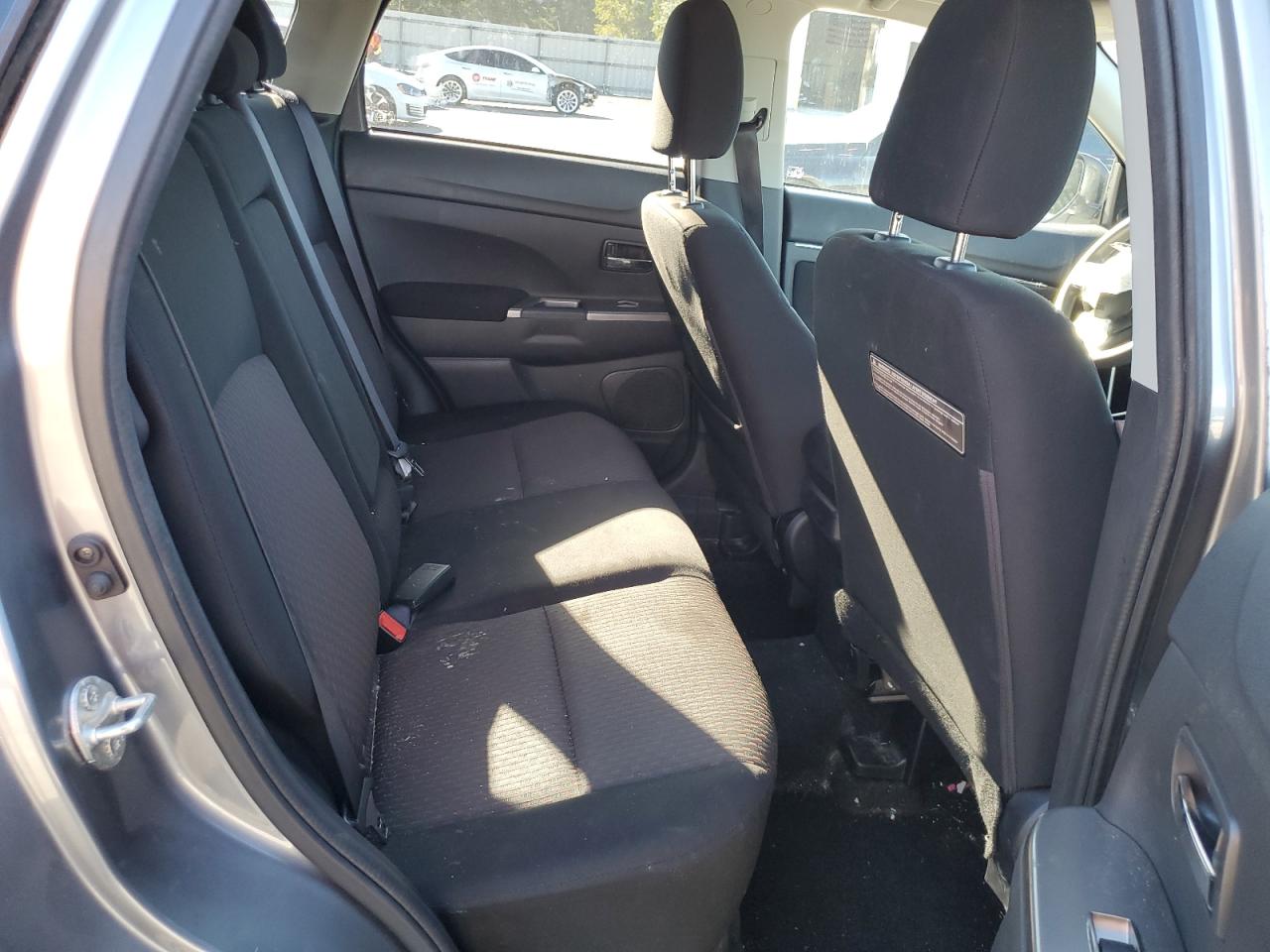 MITSUBISHI OUTLANDER ES