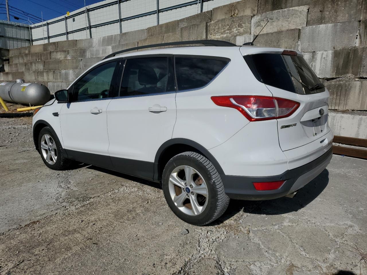 FORD ESCAPE SE