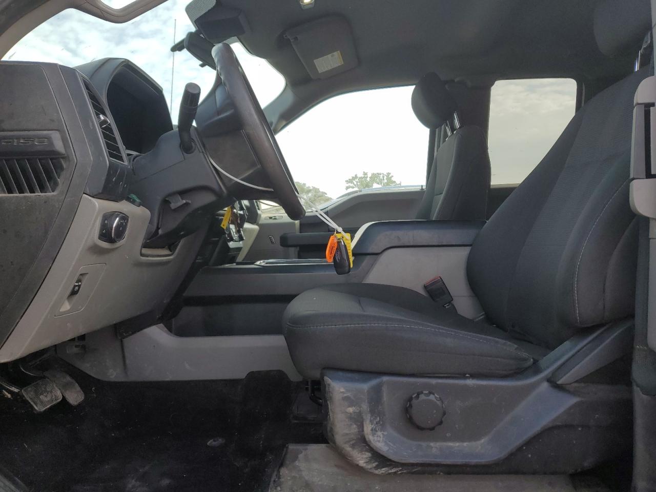 FORD F-150 SUPER CAB