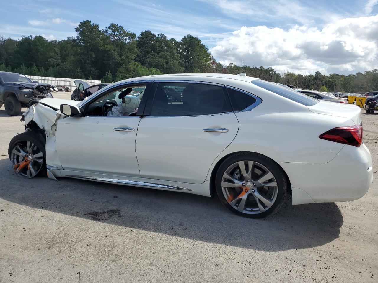 INFINITI Q70 3.7 LUXE
