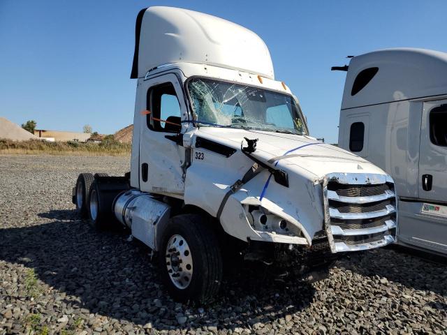 FREIGHTLINER CASCADIA 1