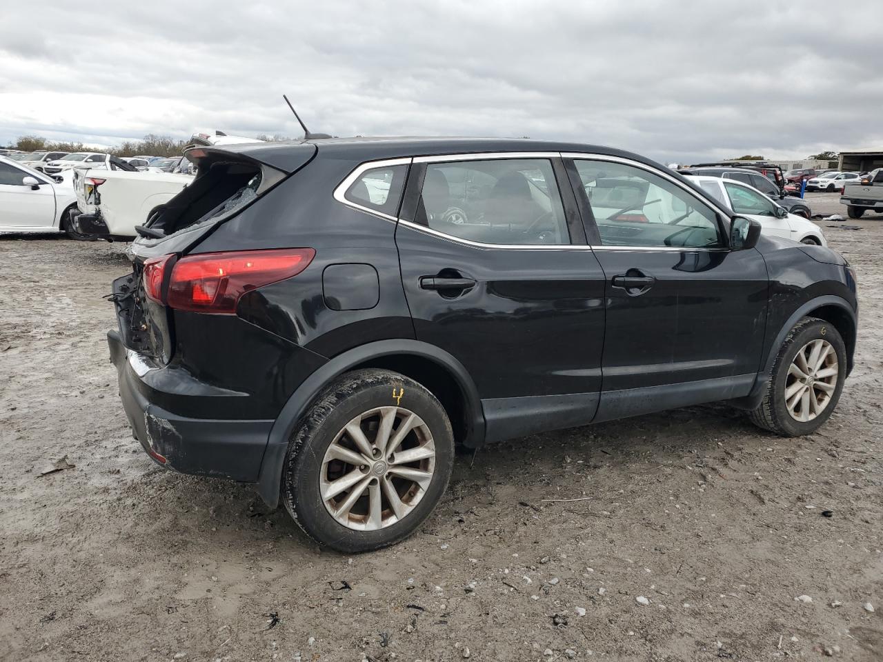 NISSAN ROGUE SPORT S