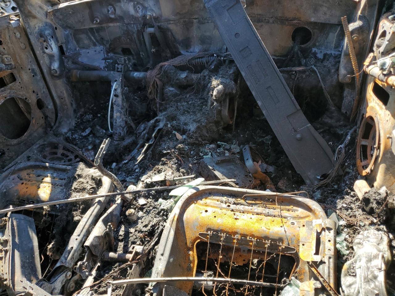 Lot #3290192207 2009 VOLVO C70 T5