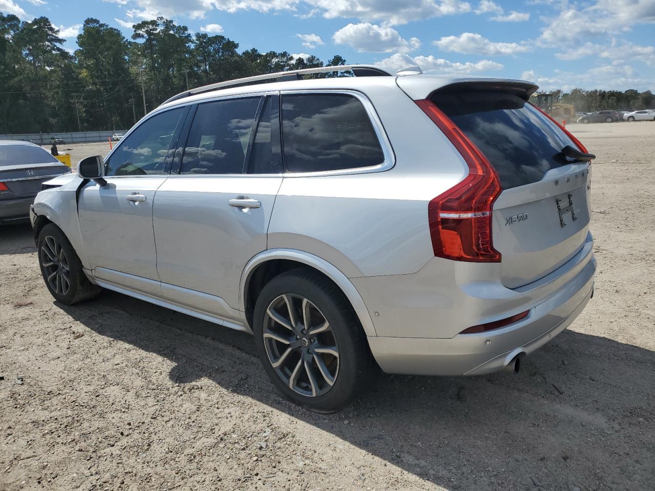VOLVO XC90 T5 MOMENTUM