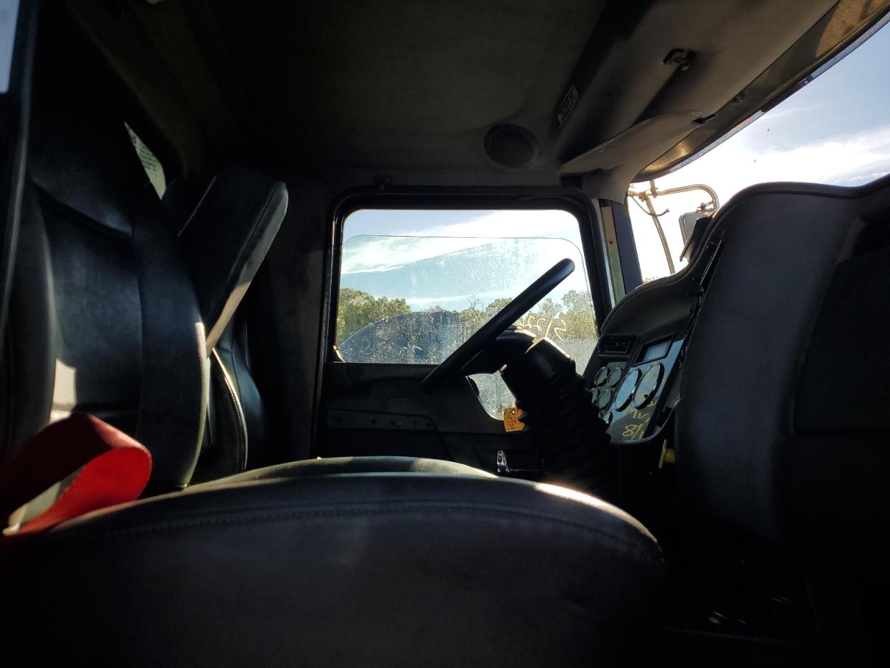 Lot #3298067129 2020 KENWORTH CONSTRUCTION T370