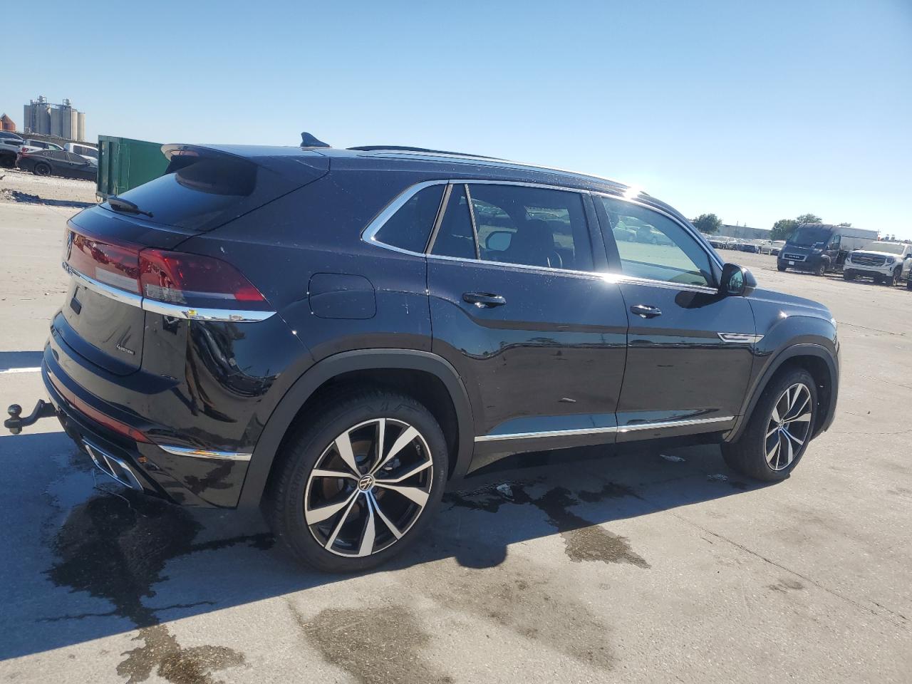 VOLKSWAGEN ATLAS CROSS SPORT SEL PREMIUM R-LINE