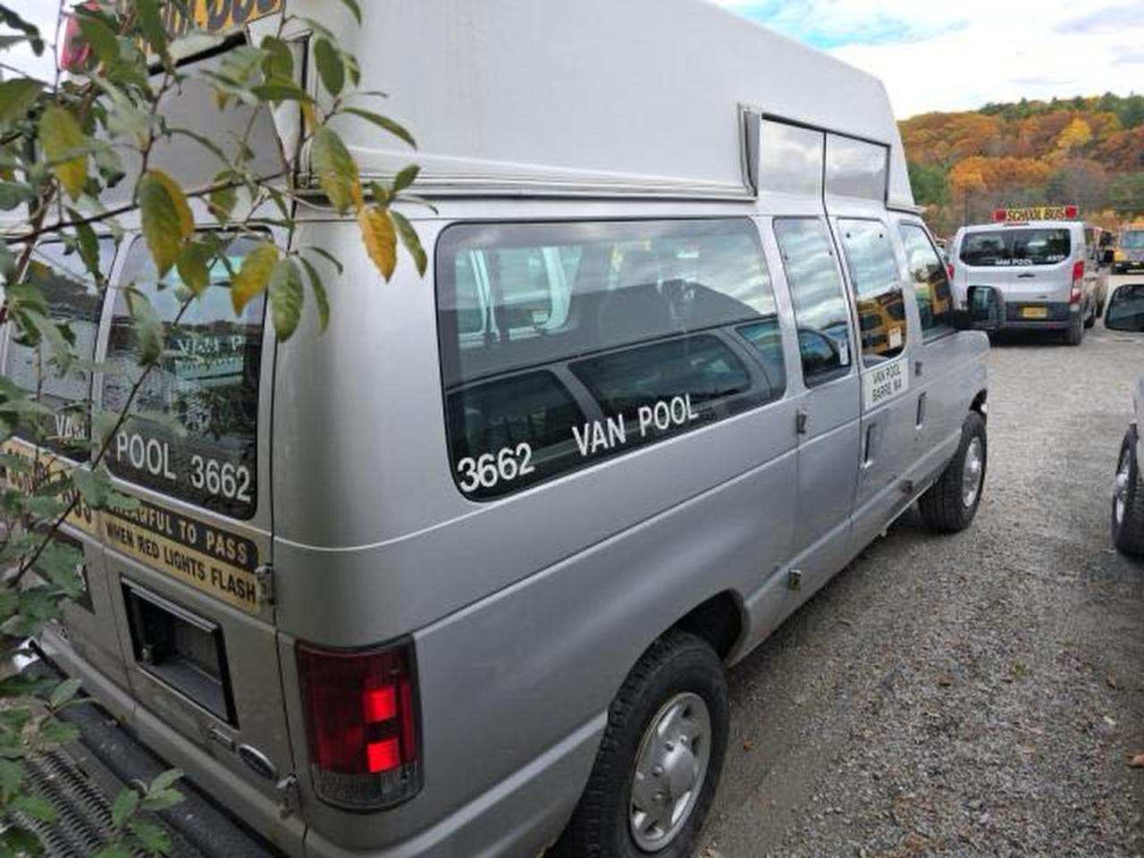 FORD ECONOLINE E250 VAN