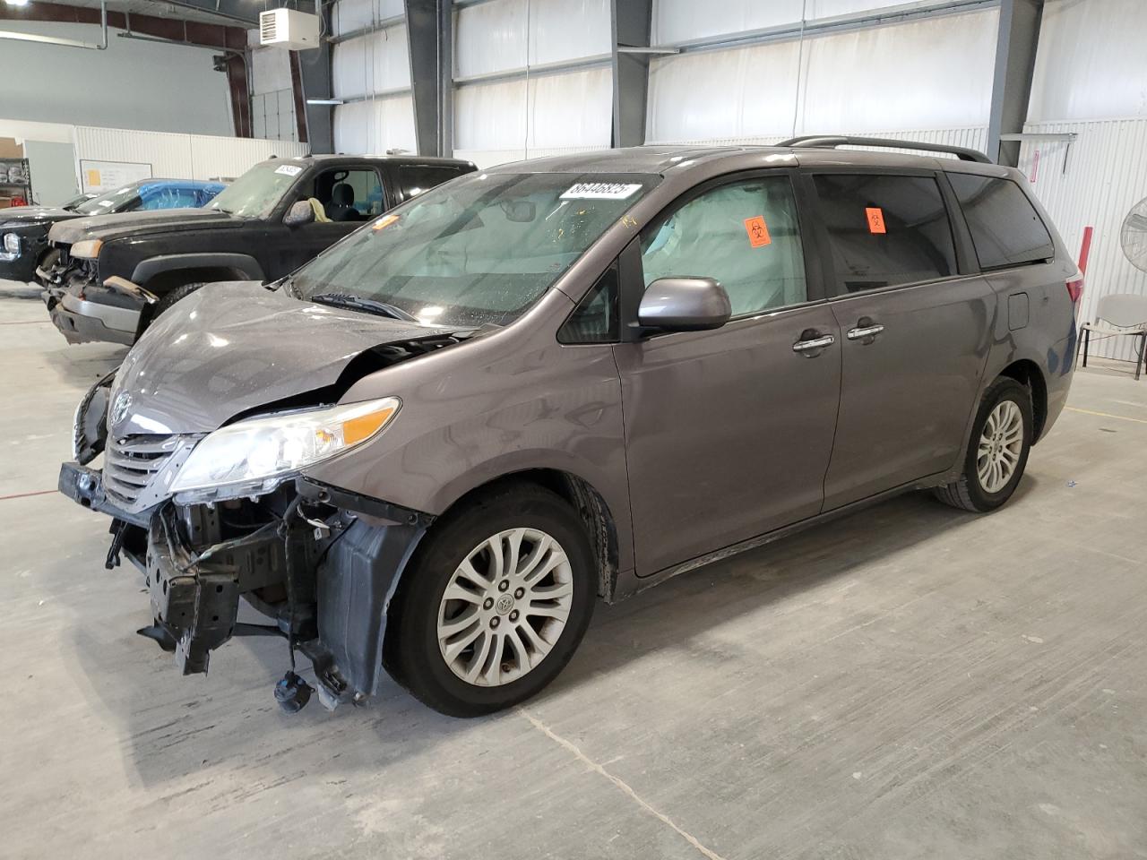 TOYOTA SIENNA XLE