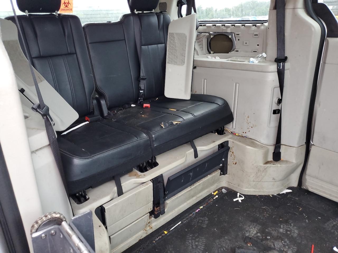 CHRYSLER TOWN & COUNTRY TOURING L