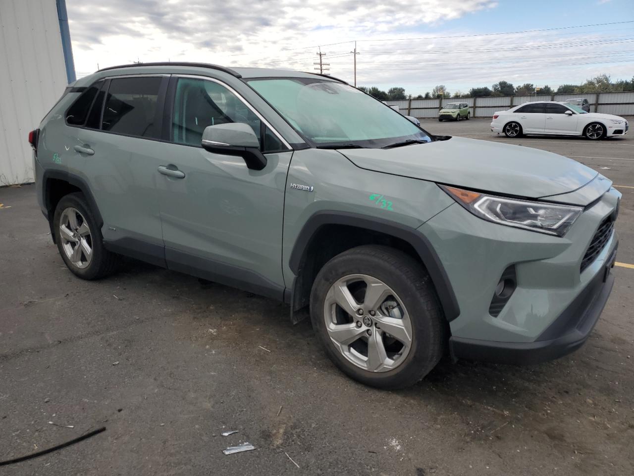 TOYOTA RAV4 XLE PREMIUM