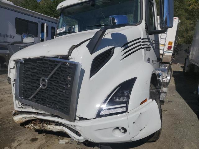 2021 VOLVO VNR #3275436710