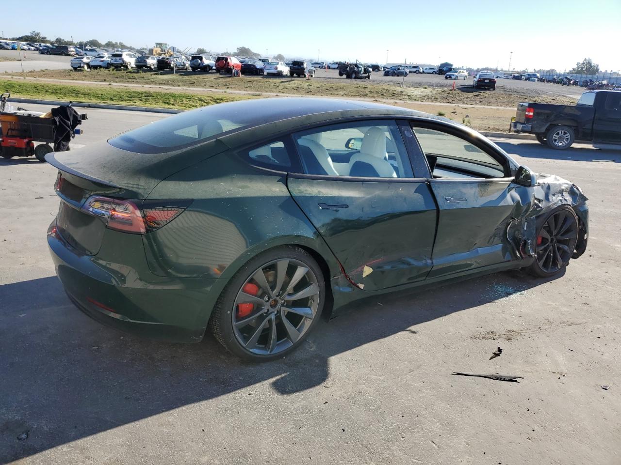 TESLA MODEL 3