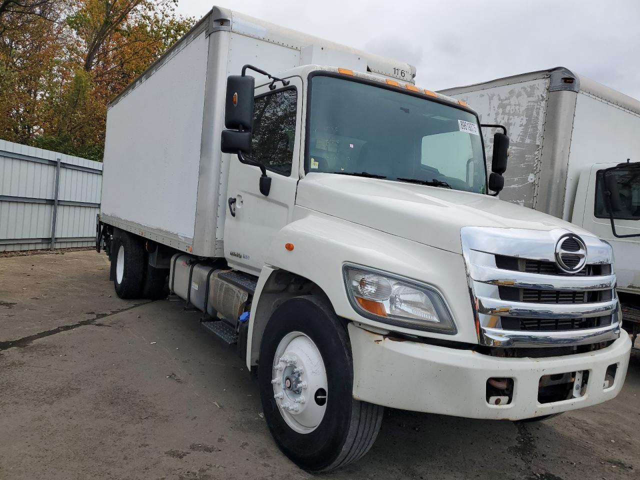 Lot #3276461662 2013 HINO 268