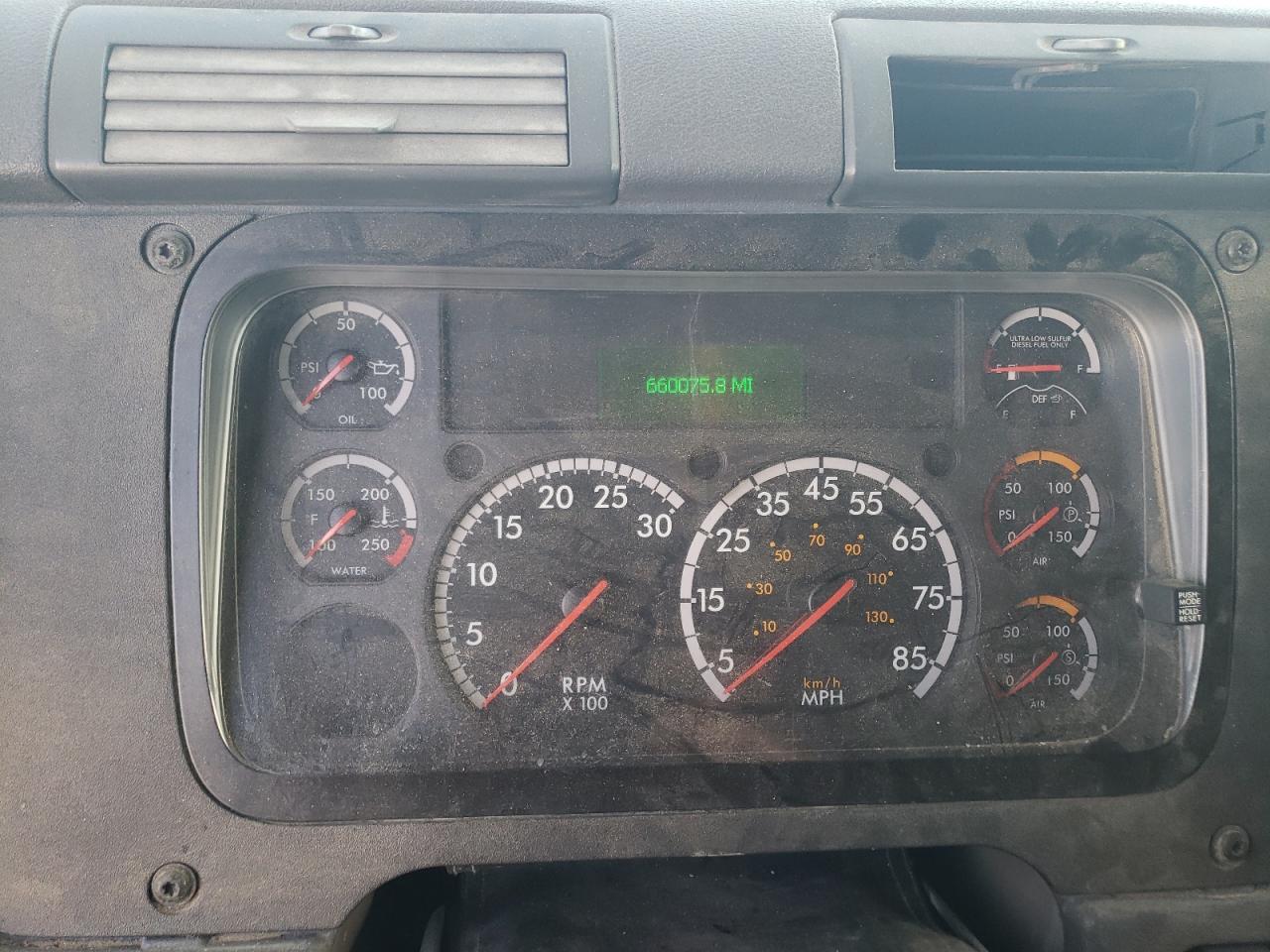 Lot #3278909041 2016 FREIGHTLINER CASCADIA 1