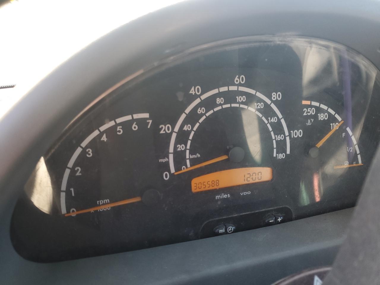 Lot #3270858450 2004 SPNR 2500 SPRINTER