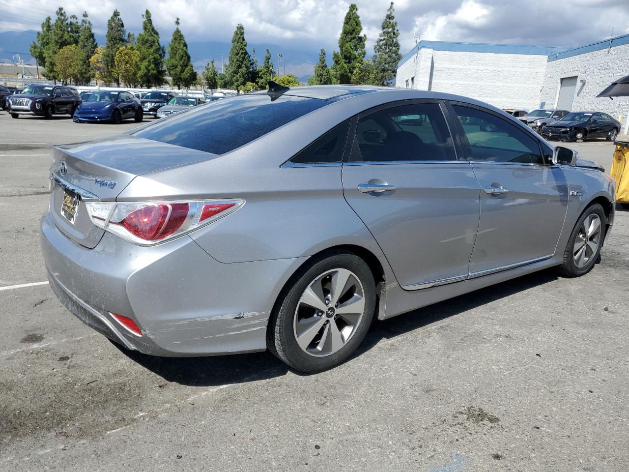 HYUNDAI SONATA HYBRID