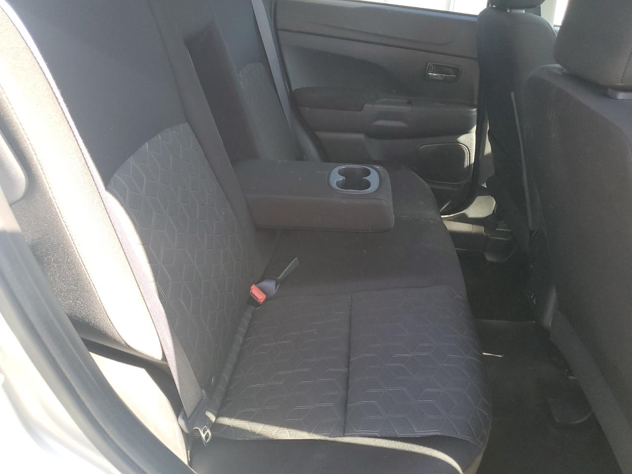 MITSUBISHI OUTLANDER ES