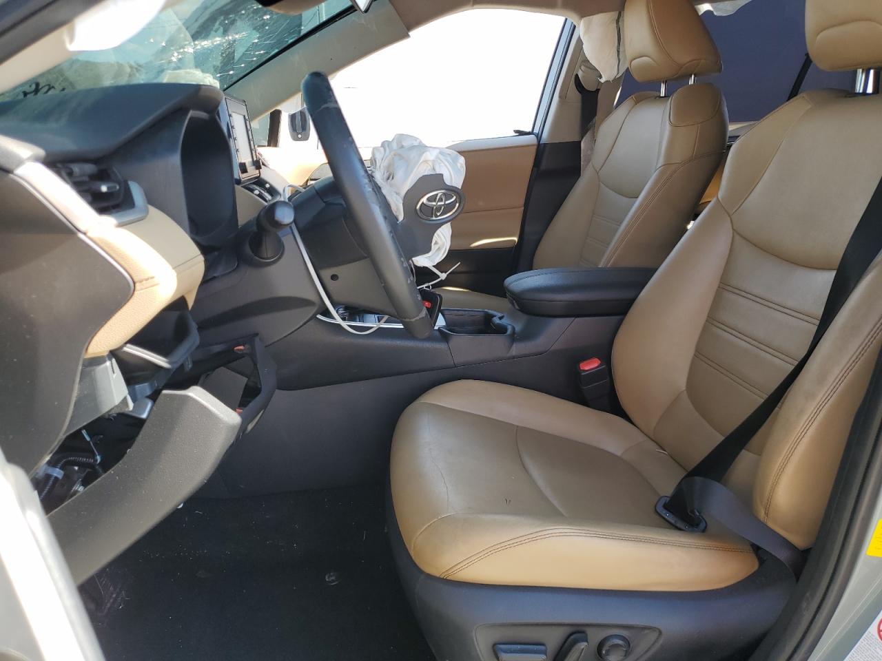 TOYOTA RAV4 XLE PREMIUM