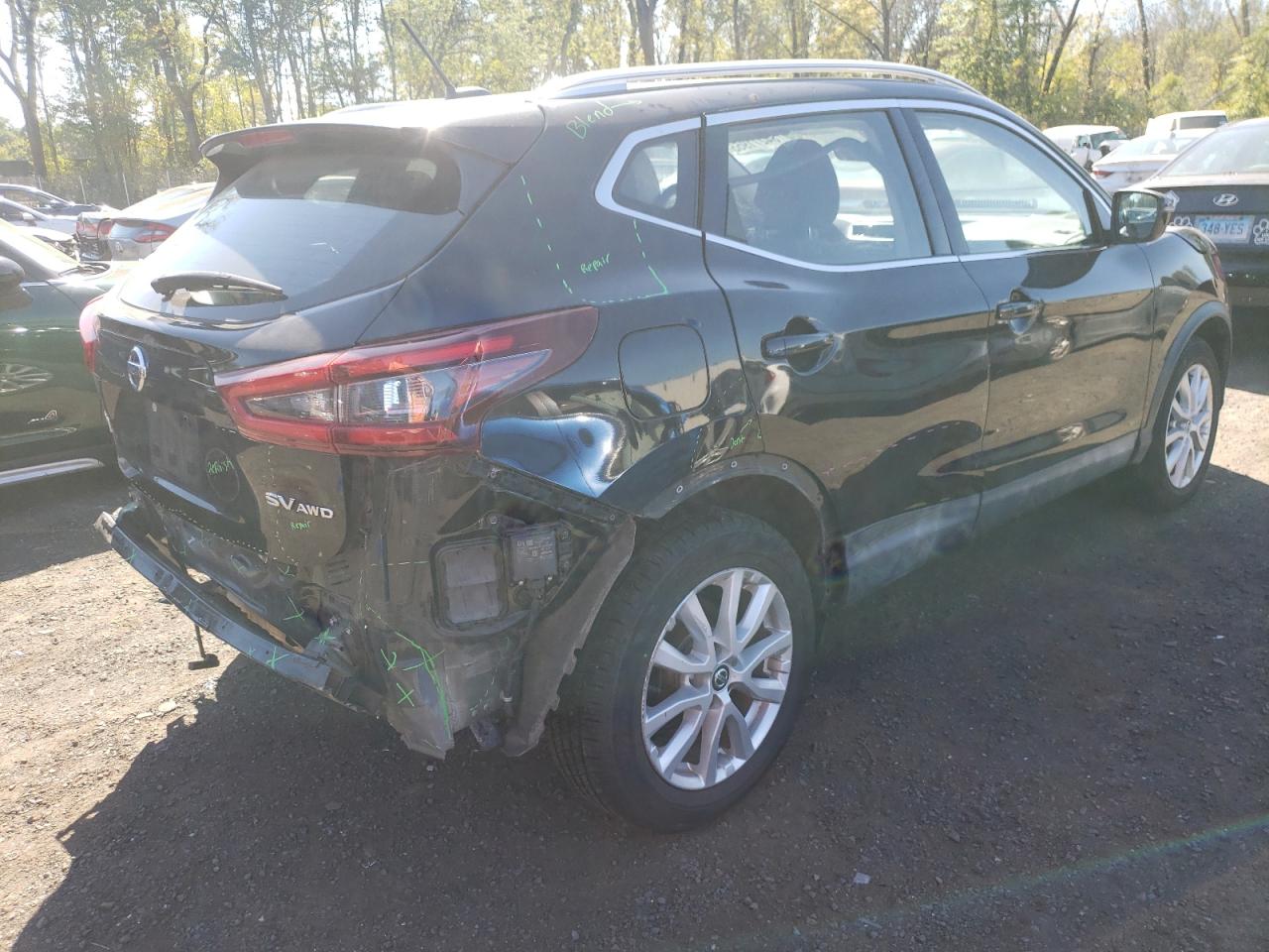 NISSAN ROGUE SPORT S