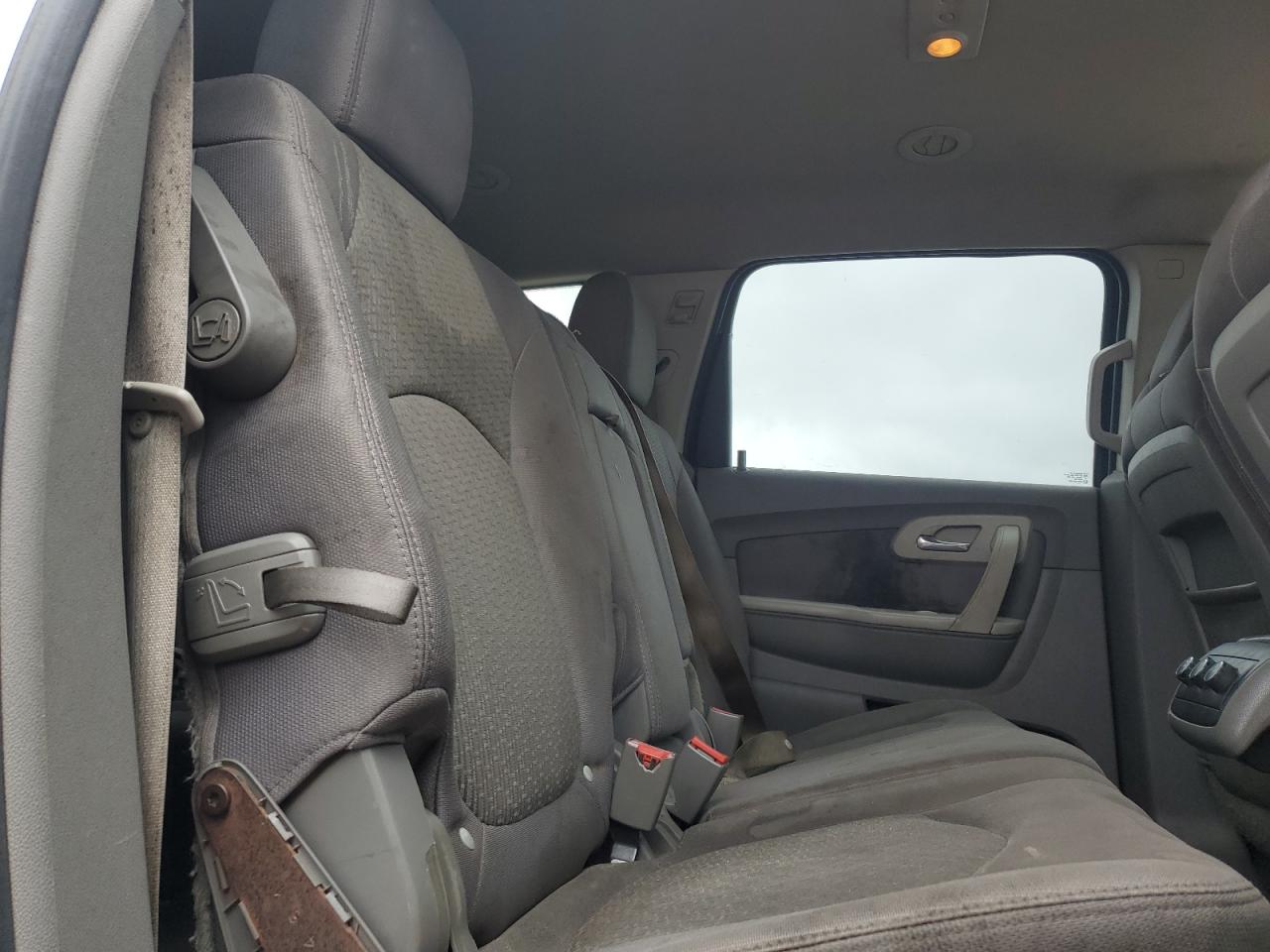 CHEVROLET TRAVERSE LS