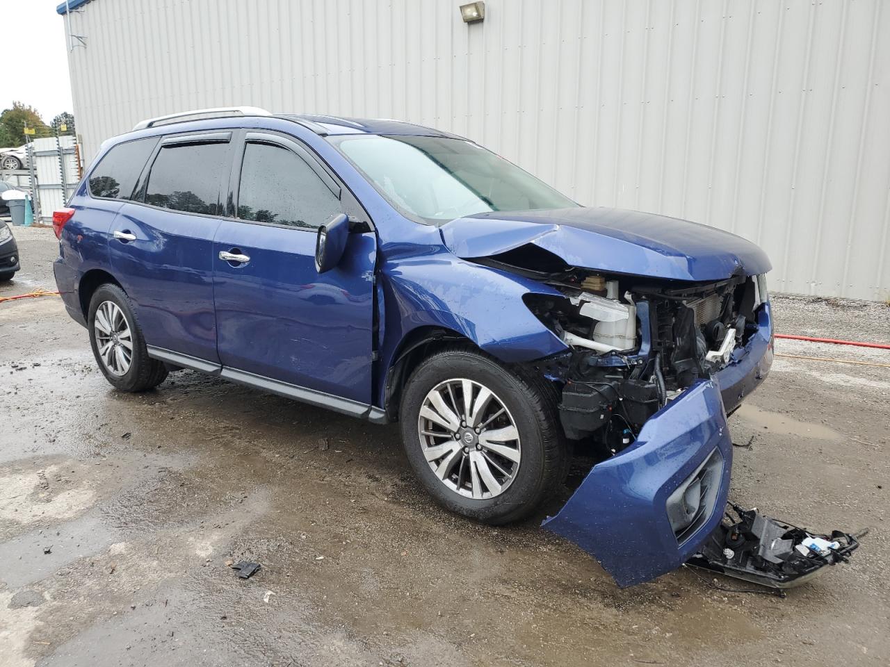 NISSAN PATHFINDER SV