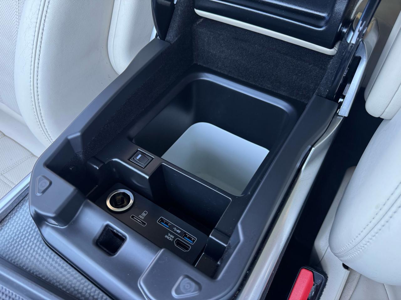 LAND ROVER RANGE ROVER AUTOBIOGRAPHY