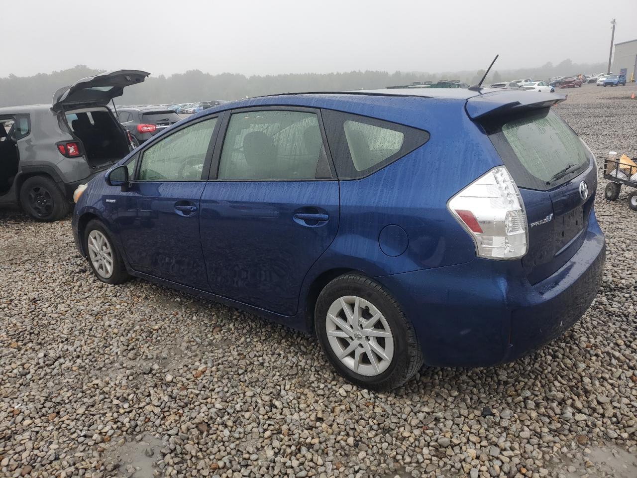 TOYOTA PRIUS V