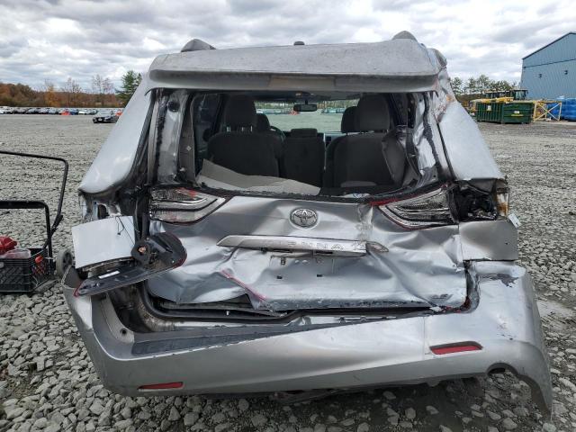 2017 TOYOTA SIENNA LE #3285779672