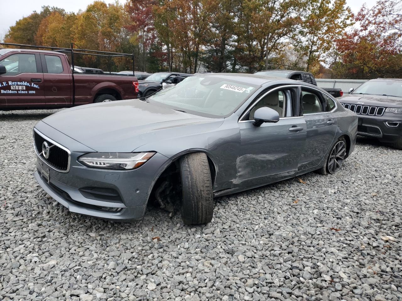 VOLVO S90 T5 MOMENTUM