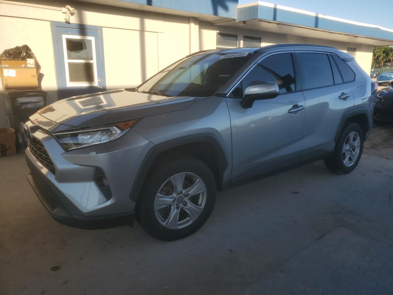 TOYOTA RAV4 XLE