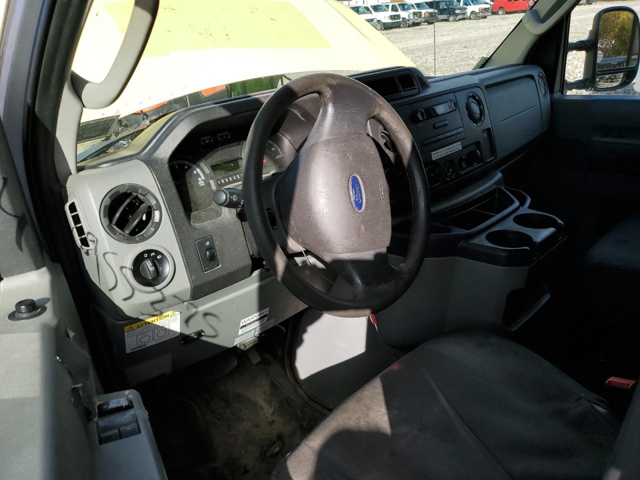 FORD ECONOLINE E450 SUPER DUTY CUTAWAY VAN