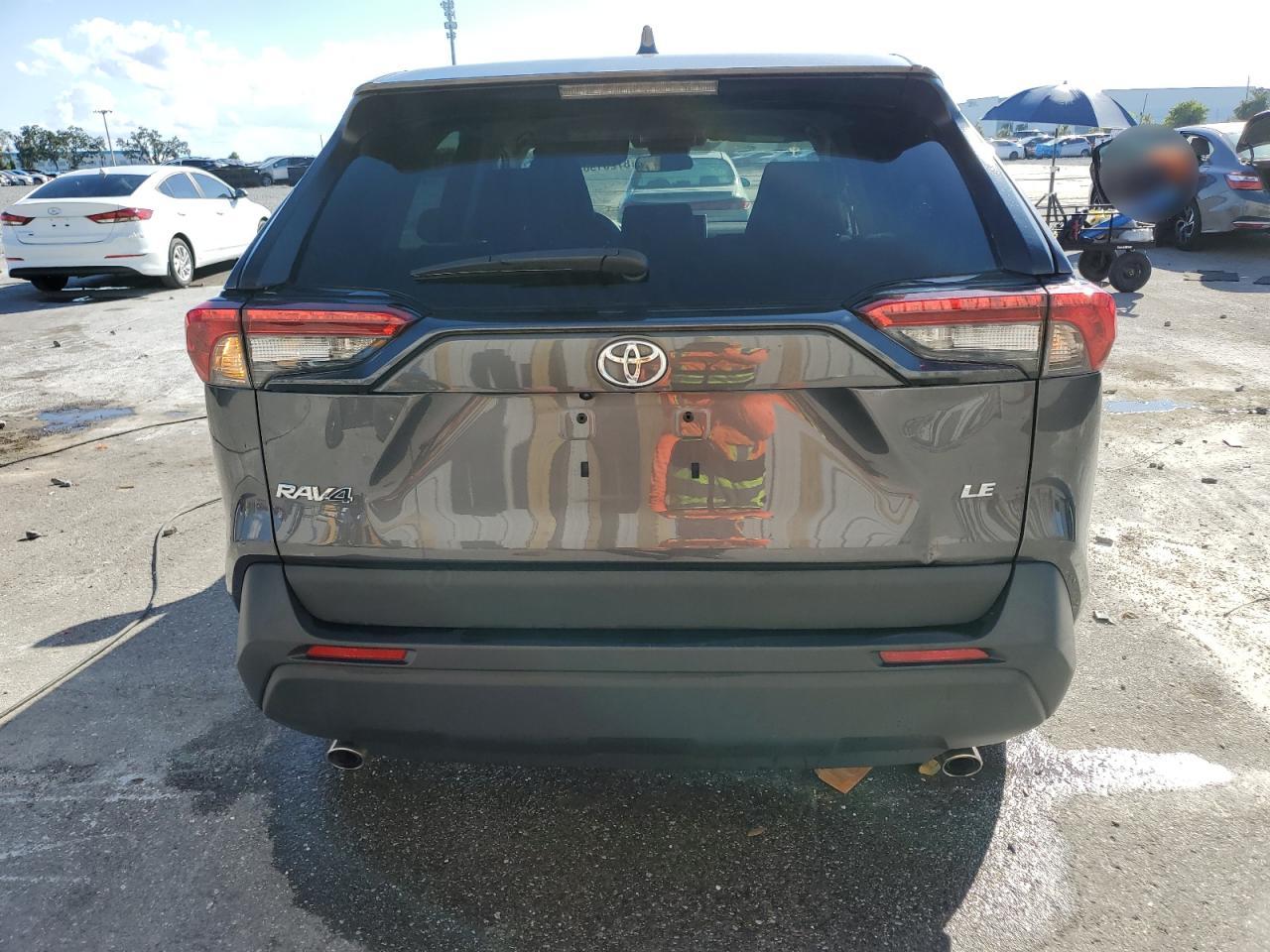 TOYOTA RAV4 LE