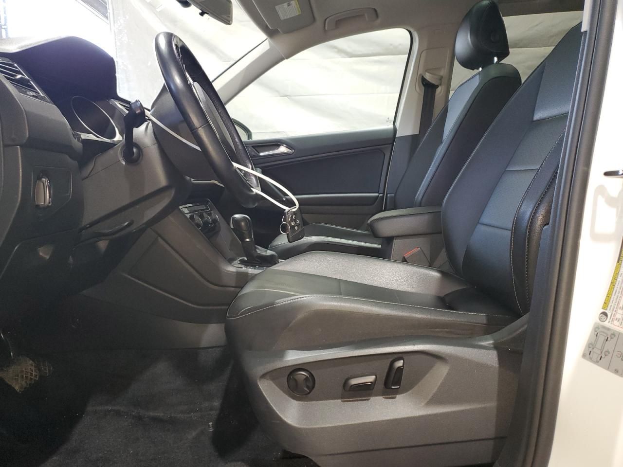 VOLKSWAGEN TIGUAN SE