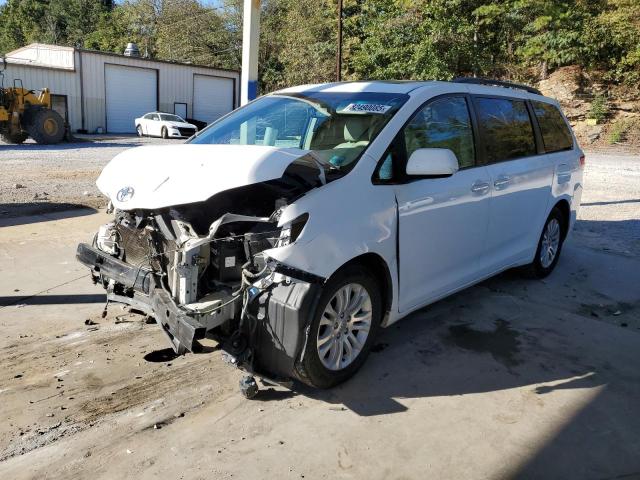 TOYOTA SIENNA XLE