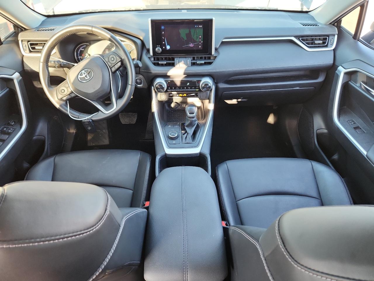 TOYOTA RAV4 XLE PREMIUM