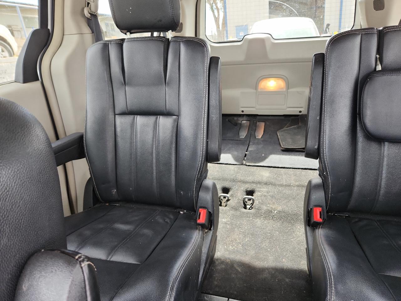 CHRYSLER TOWN & COUNTRY TOURING