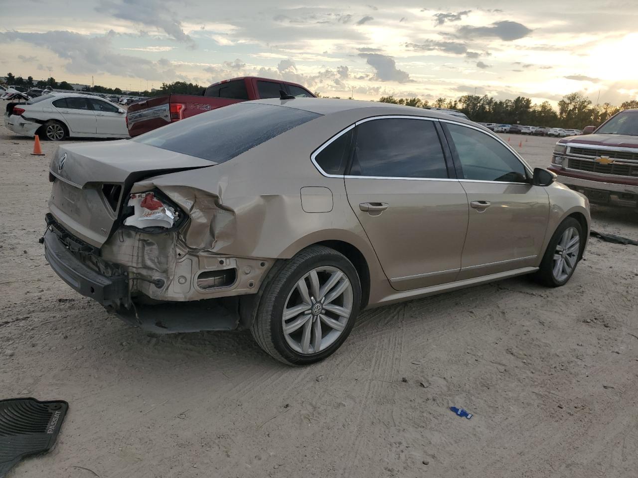 VOLKSWAGEN PASSAT SEL