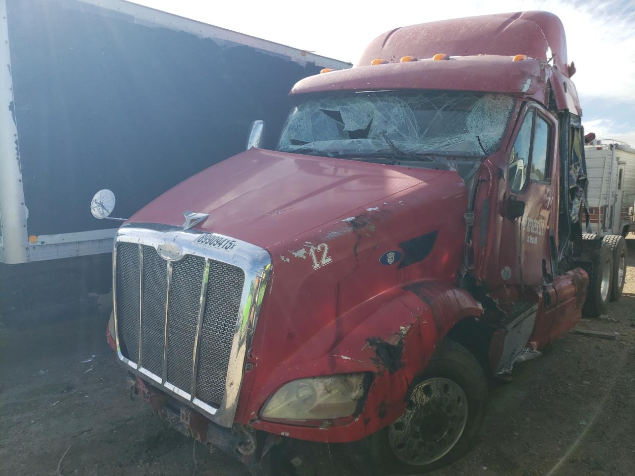 Lot #3311502300 2012 PETERBILT 587