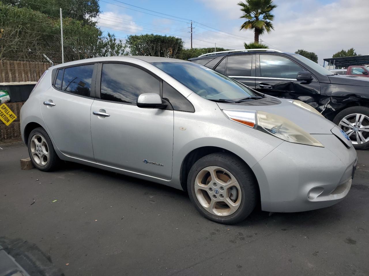 NISSAN LEAF SV