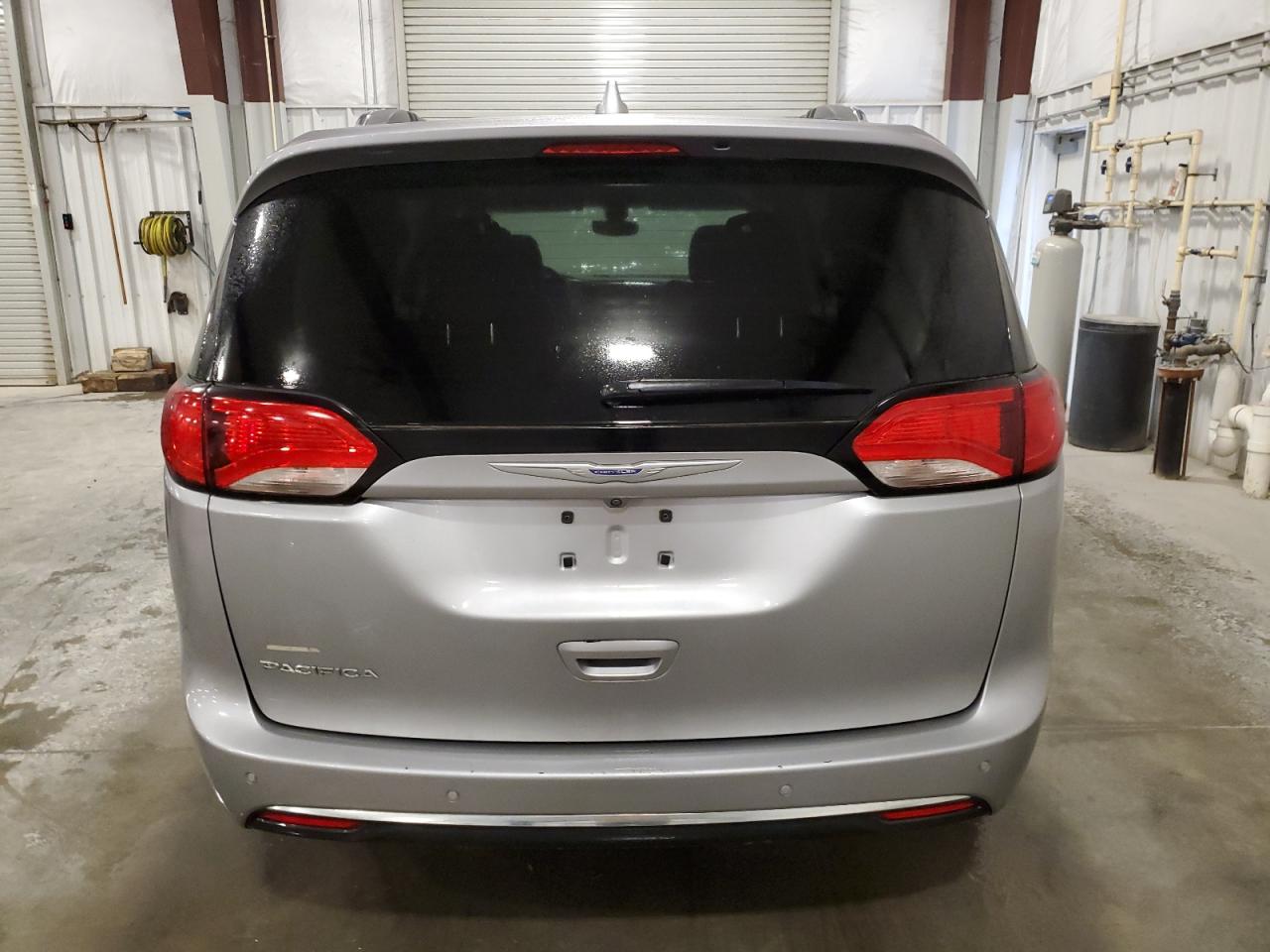 CHRYSLER PACIFICA TOURING L