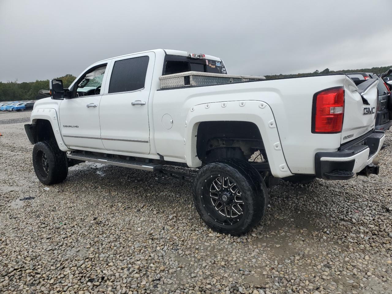 GMC SIERRA K2500 DENALI