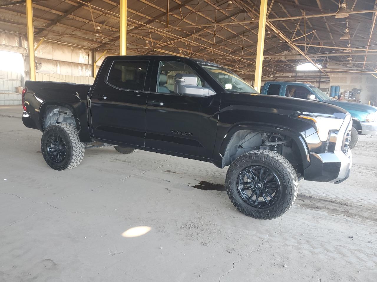 TOYOTA TUNDRA CREWMAX SR