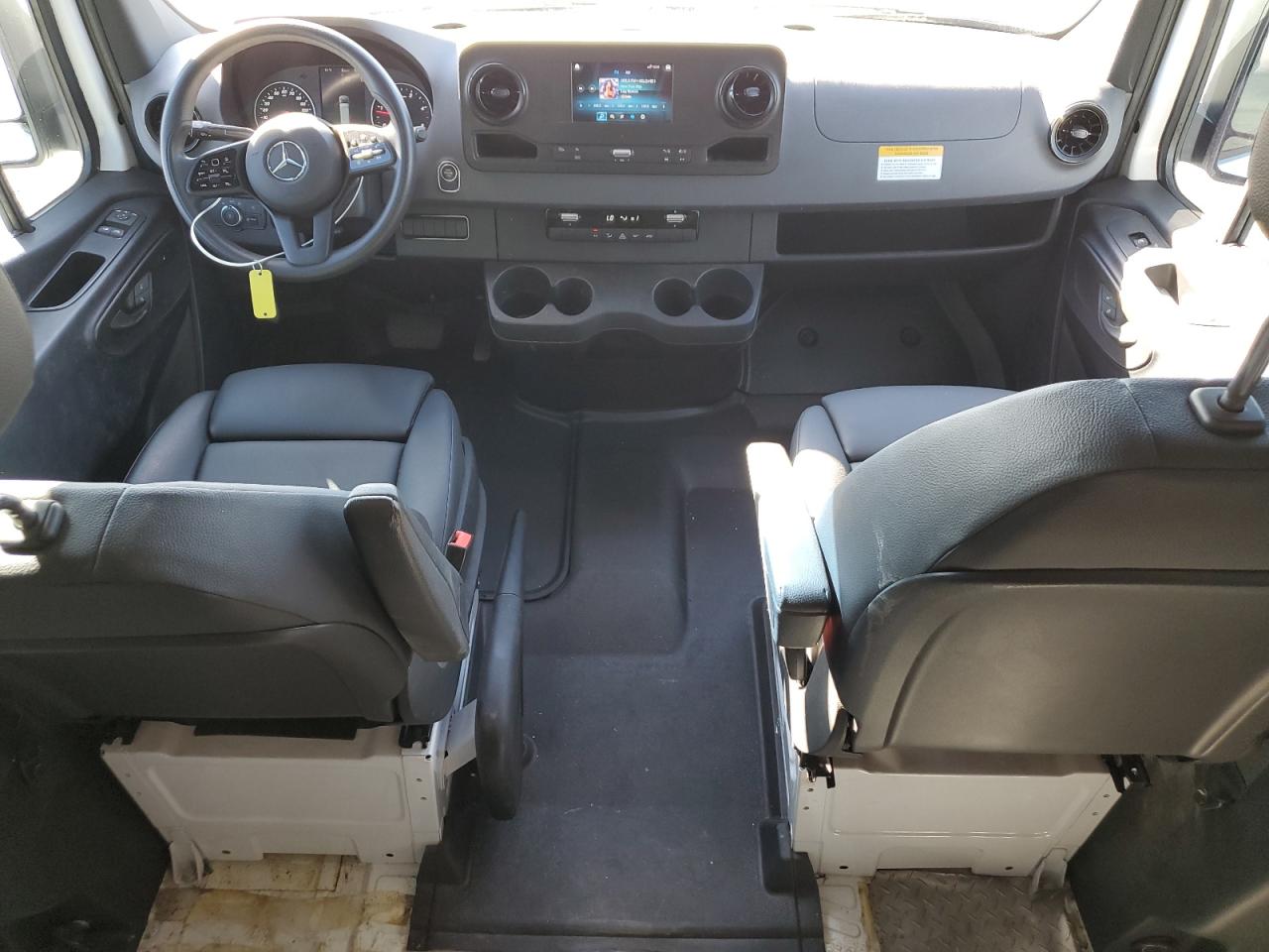 MERCEDES-BENZ SPRINTER 2500