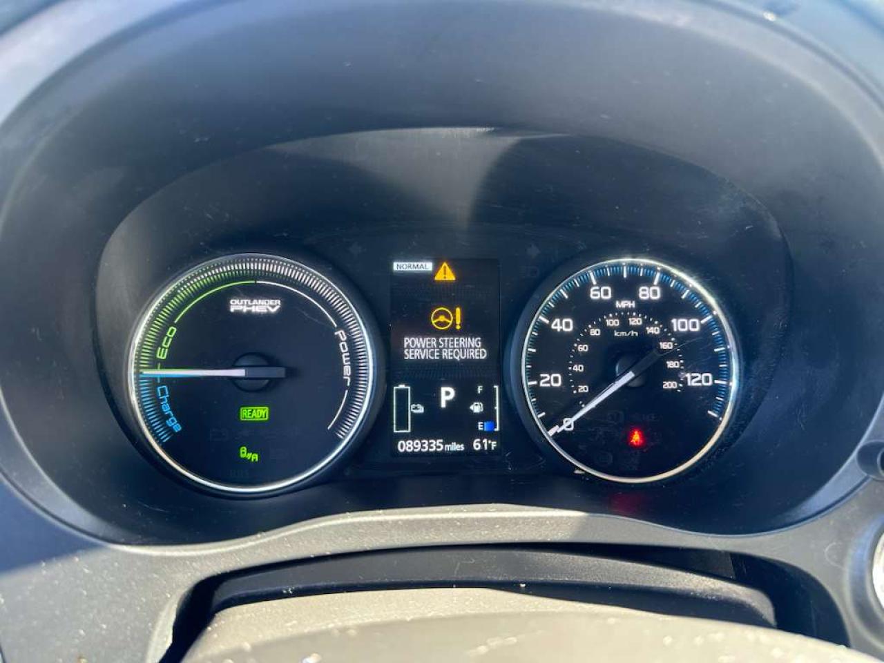 MITSUBISHI OUTLANDER SE