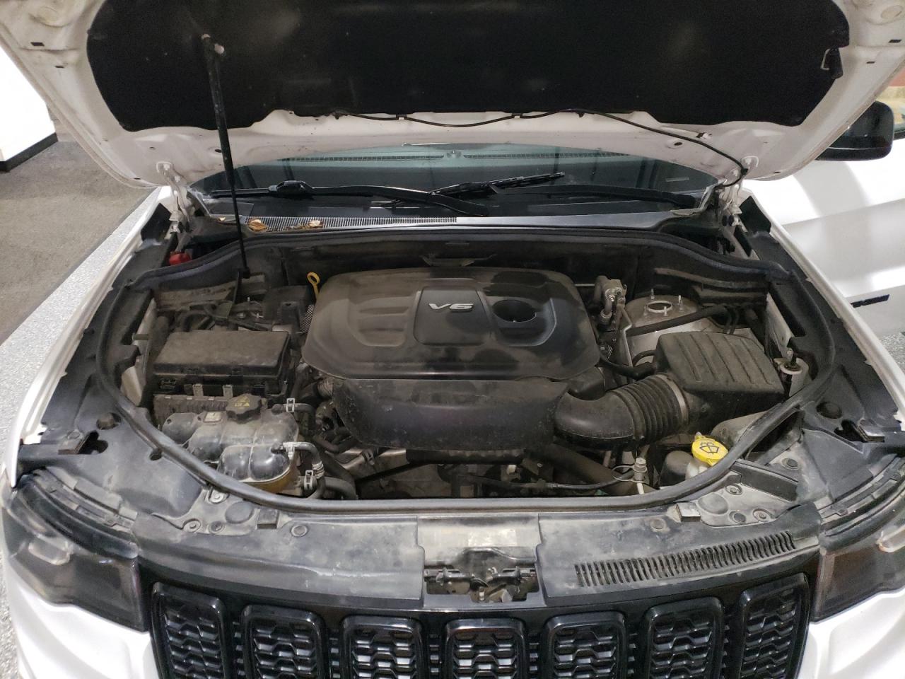 JEEP GRAND CHEROKEE LAREDO