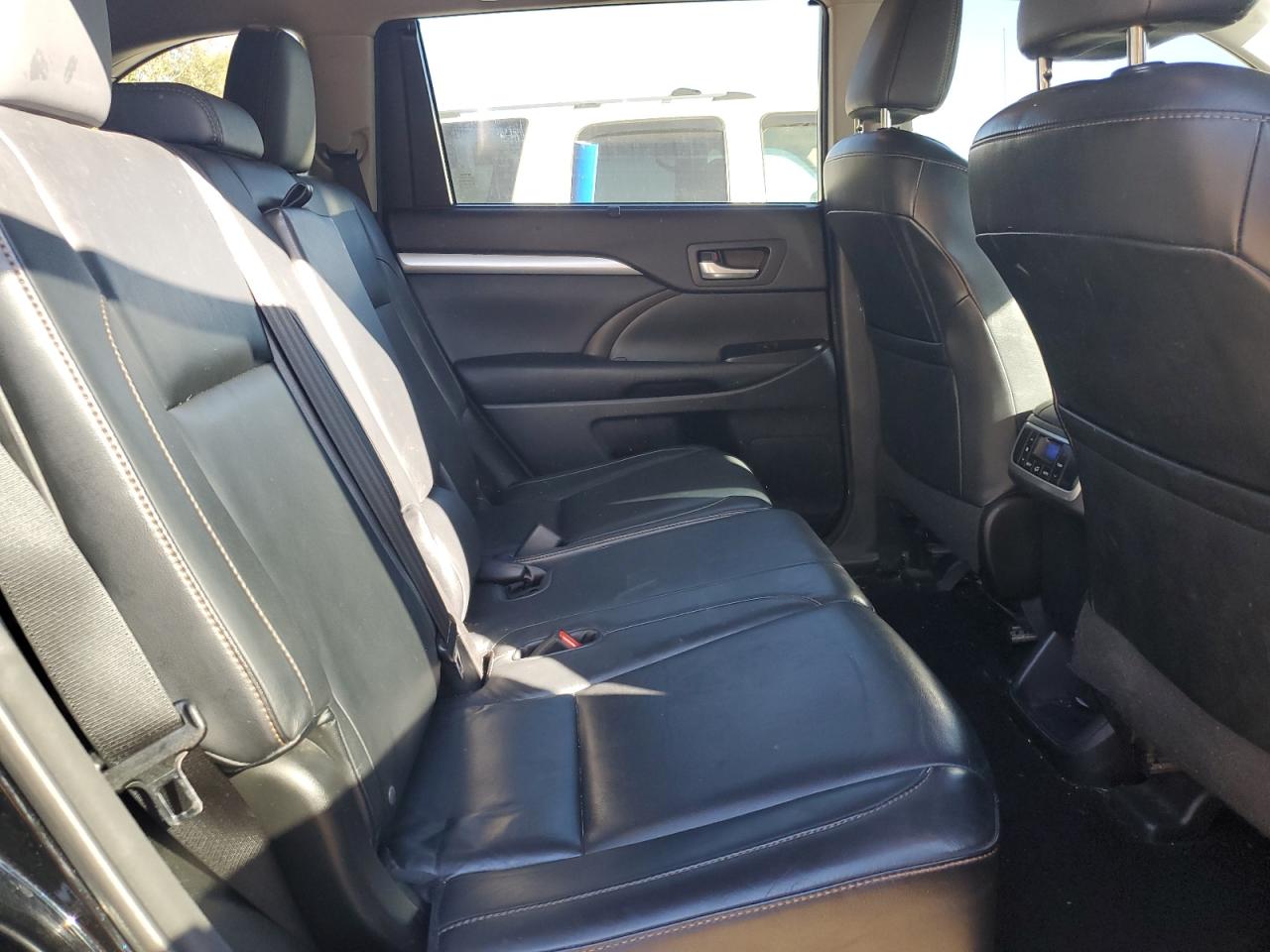 Lot #3315659782 2016 TOYOTA HIGHLANDER