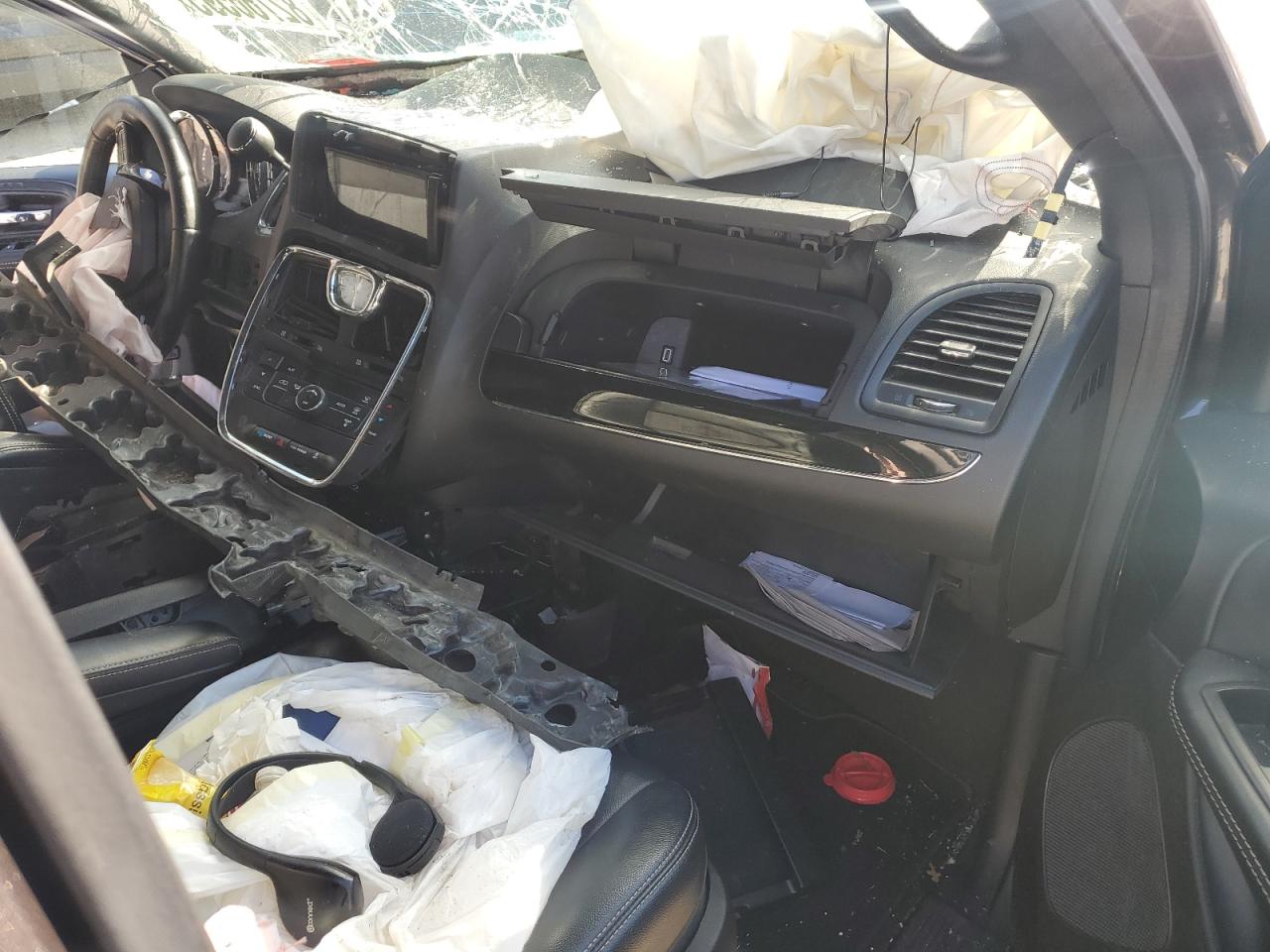 CHRYSLER TOWN & COUNTRY S