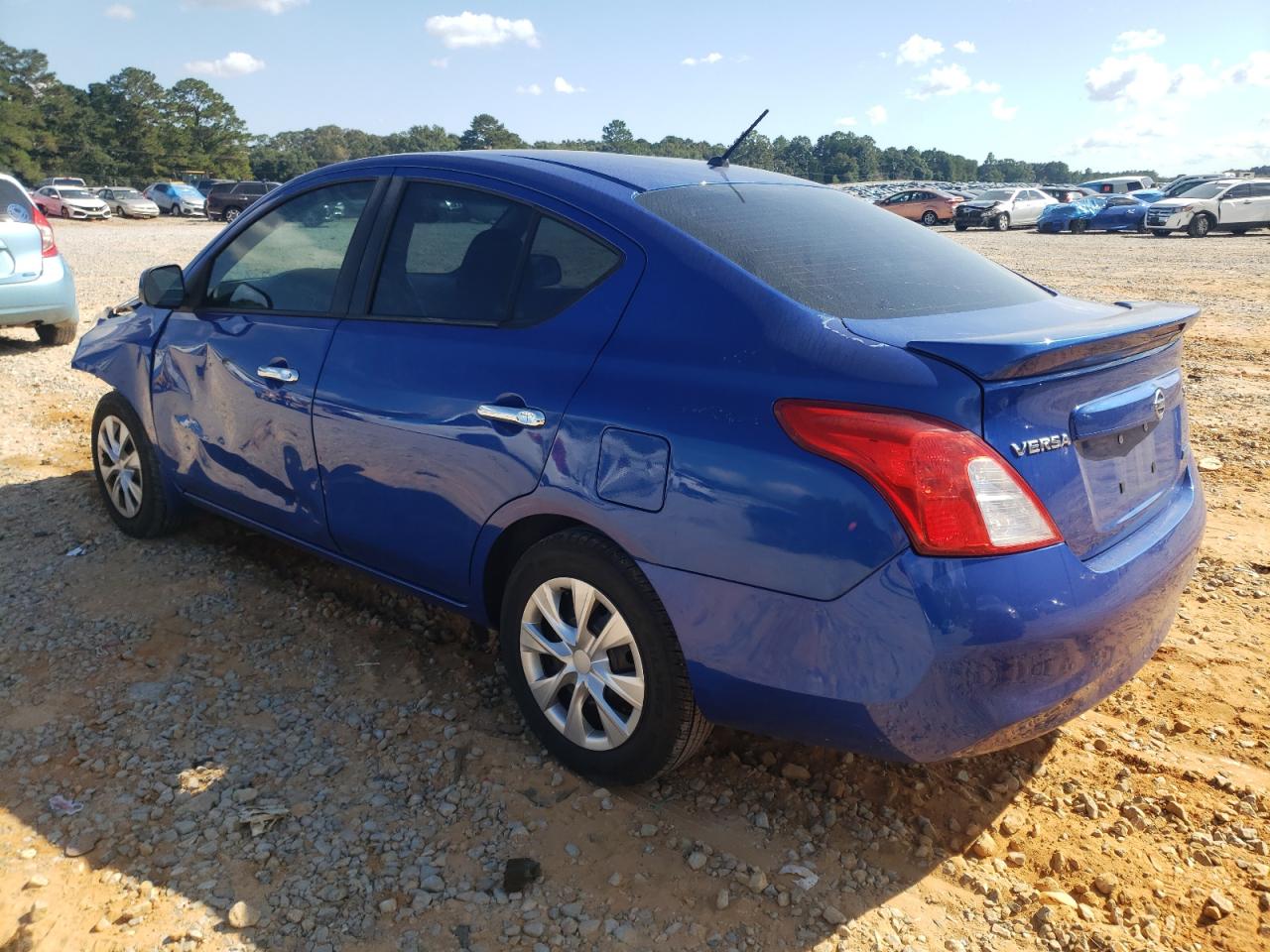 NISSAN VERSA S