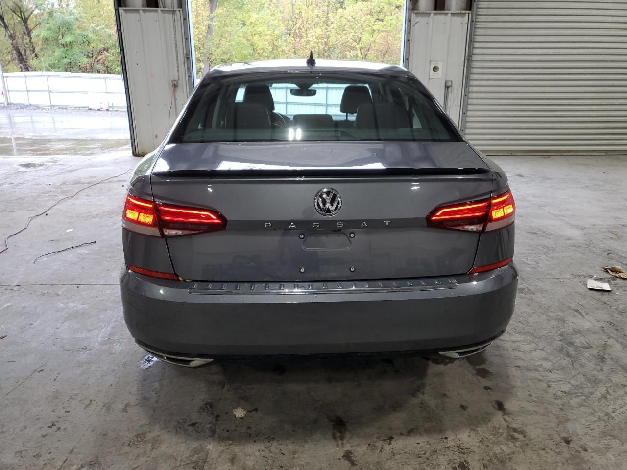 VOLKSWAGEN PASSAT R-LINE